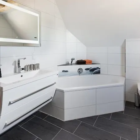 Hus Op Eck * נורדרני